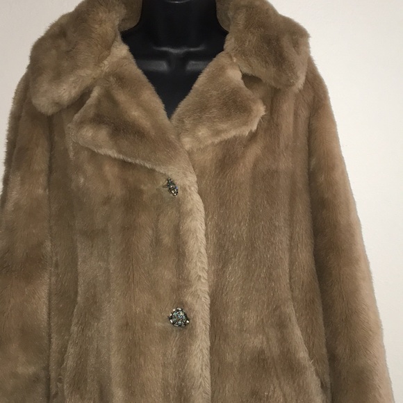 Priscilla Modes Lykafur  Mink Faux England coat - Picture 1 of 8